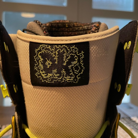 Nike DK ZOOM snowboard boots size 9 black grey white volt - Picture 3 of 8